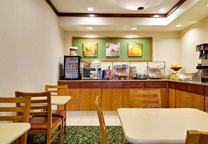 Fairfield Inn & Suites ולפראיסו מסעדה תמונה