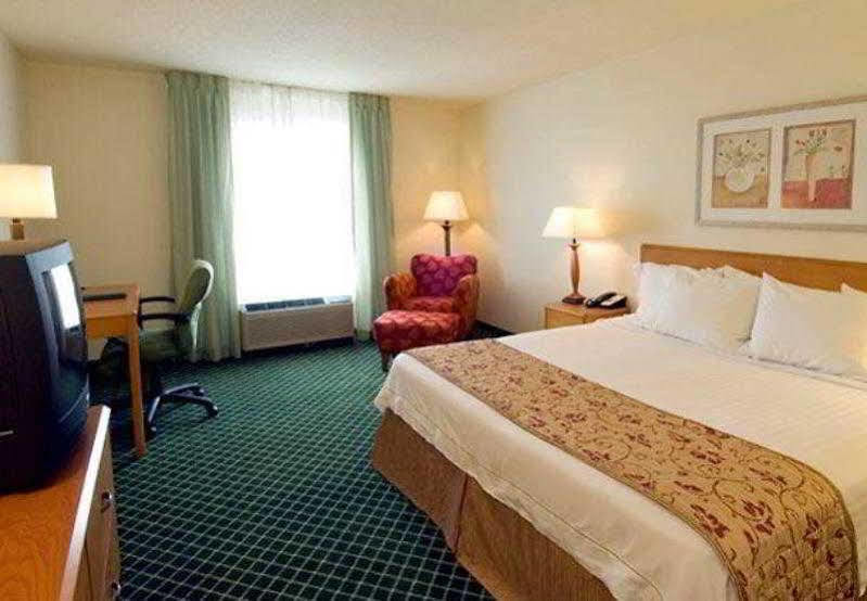 Fairfield Inn & Suites ולפראיסו מראה חיצוני תמונה