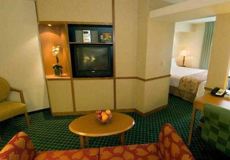 Fairfield Inn & Suites ולפראיסו מראה חיצוני תמונה